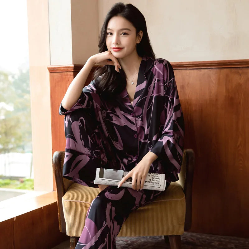 Pyjama en soie glacée de qualité supérieure pour femme, vêtement d'intérieur léger à manches longues, design en soie tendance, confort luxueux pour la maison