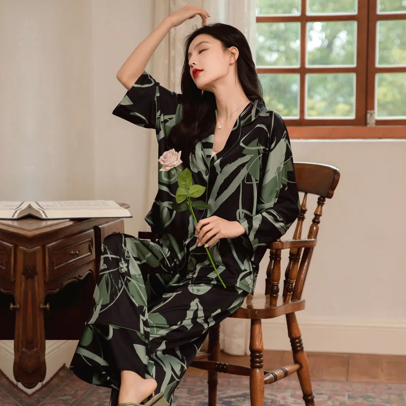Pyjama en soie glacée de qualité supérieure pour femme, vêtement d'intérieur léger à manches longues, design en soie tendance, confort luxueux pour la maison