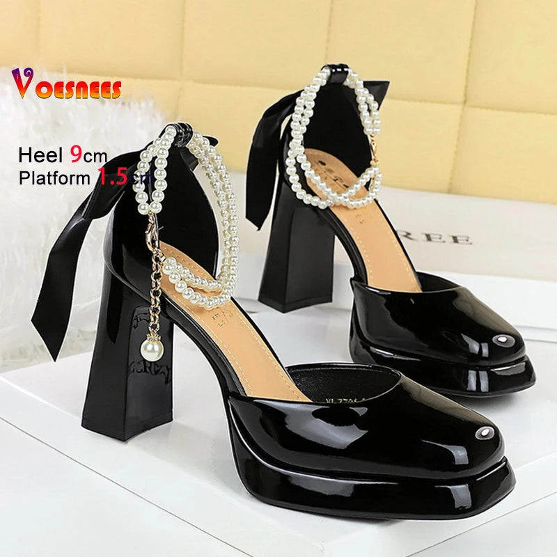 Sandales à bout carré pour femmes, talons hauts épais de 9 cm, chaussures de soirée d'été avec nœud papillon blanc, chaîne de perles et plateforme