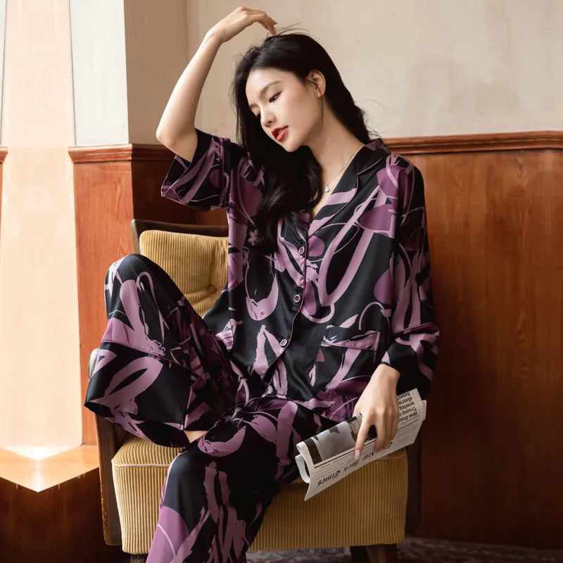 Pyjama en soie glacée de qualité supérieure pour femme, vêtement d'intérieur léger à manches longues, design en soie tendance, confort luxueux pour la maison
