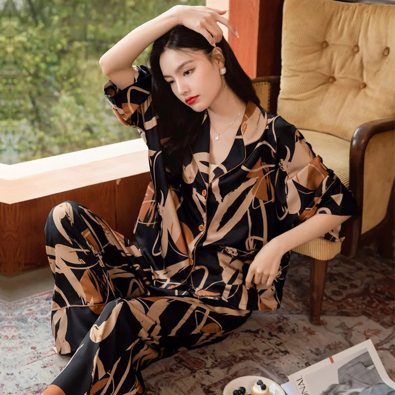 Pyjama en soie glacée de qualité supérieure pour femme, vêtement d'intérieur léger à manches longues, design en soie tendance, confort luxueux pour la maison